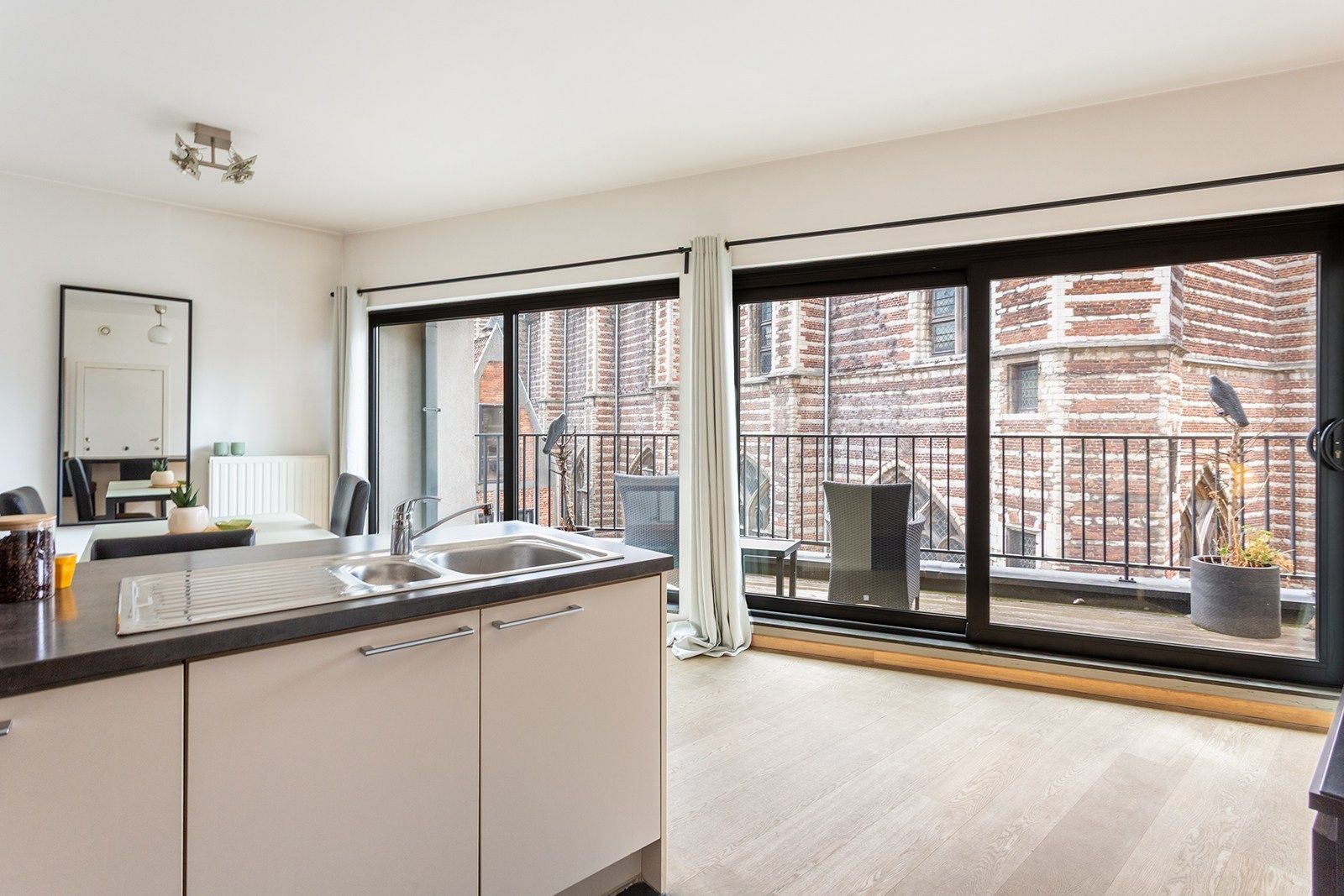 Gemeubeld luxe appartement op top locatie foto 9