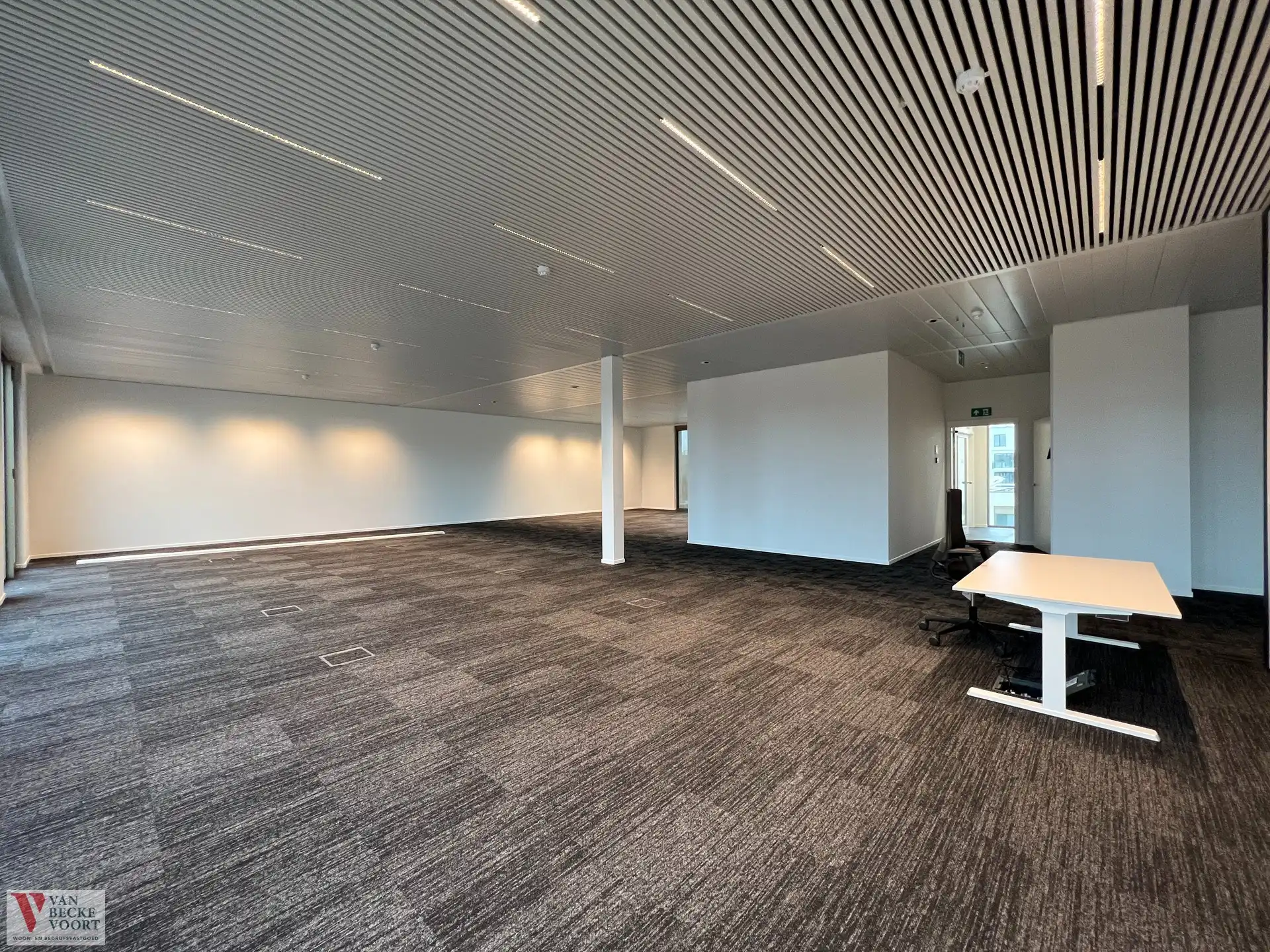 Handelspand 417m² in nieuwbouwresidentie foto 8