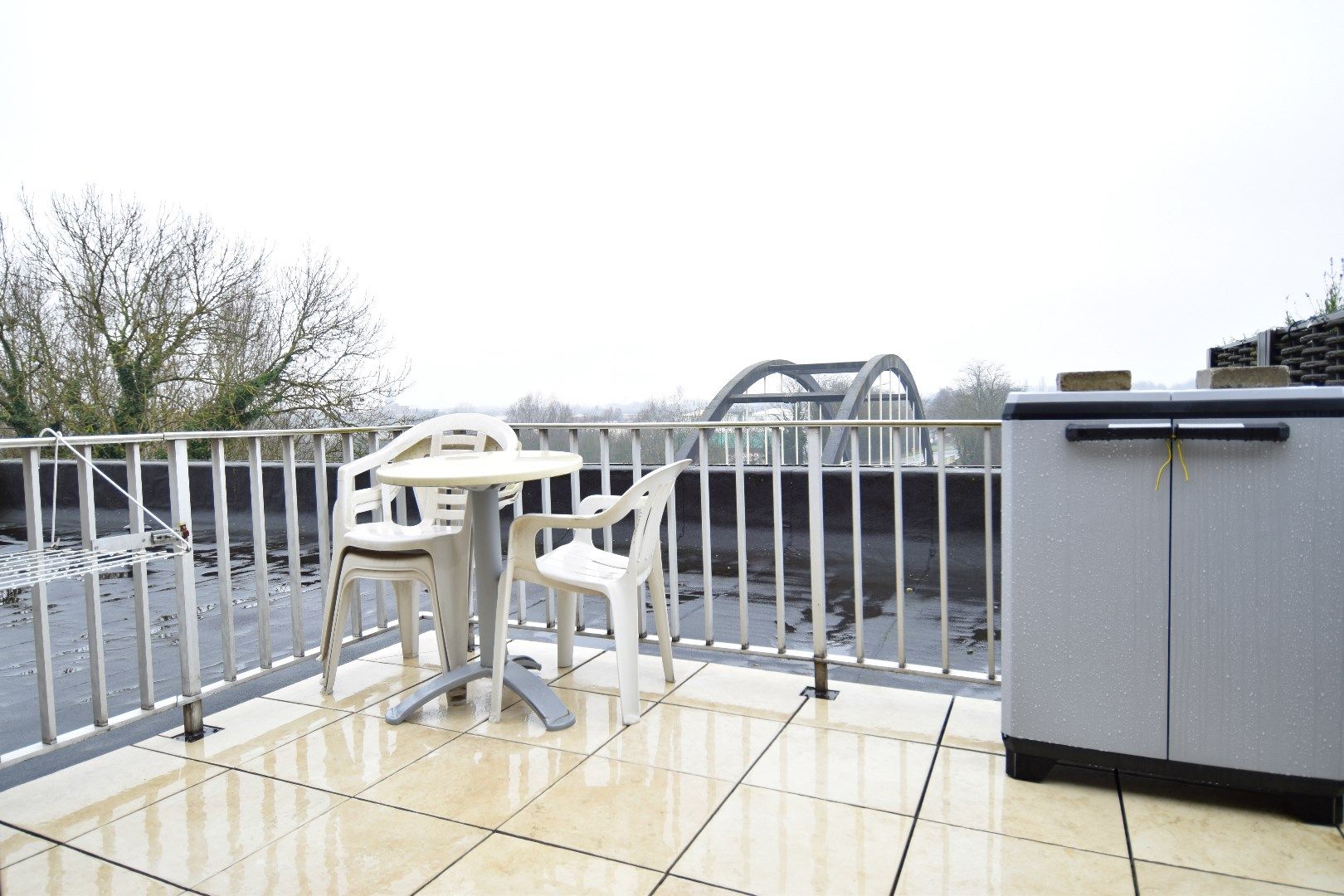 Dakappartement in Harelbeke met prachtig zicht op de Leie foto 7