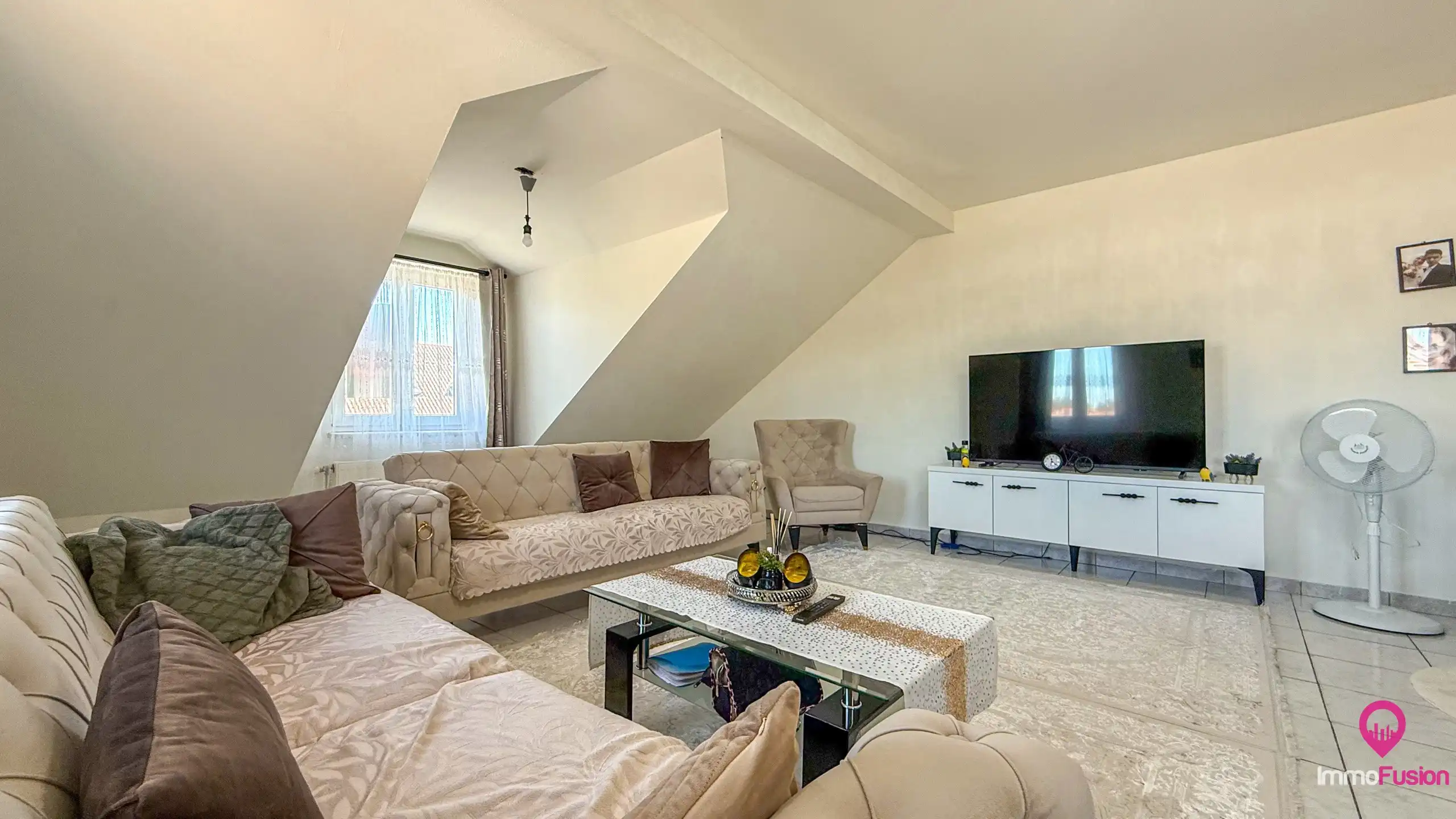 Instapklaar appartement met 2 slpks, balkon, tuin + parking! foto 4