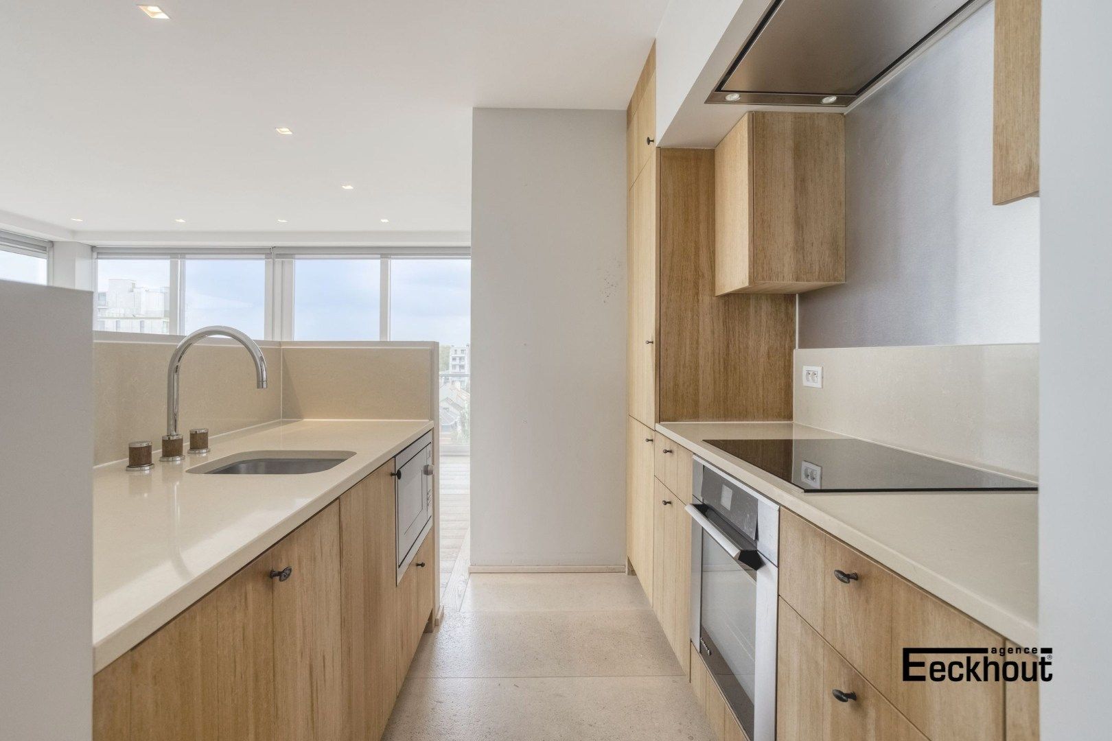 Modern appartement met groot terras en prachtig open zicht in centrum van Oostende foto 7
