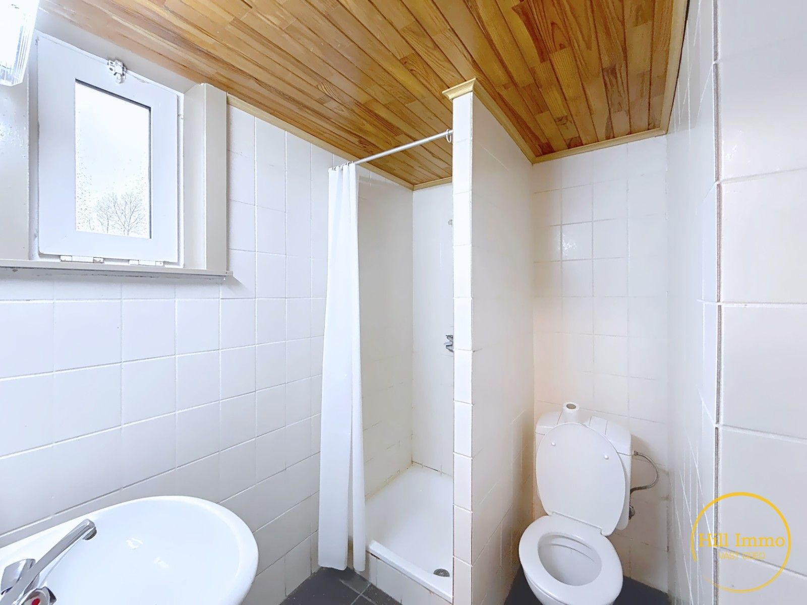 Te huur: Rustig gelegen halfopen woning met prachtig uitzicht foto 3