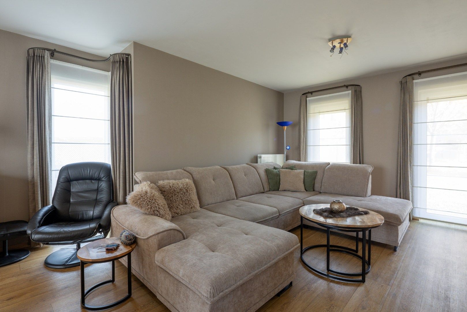 Halfopen recente woning te koop! foto 4