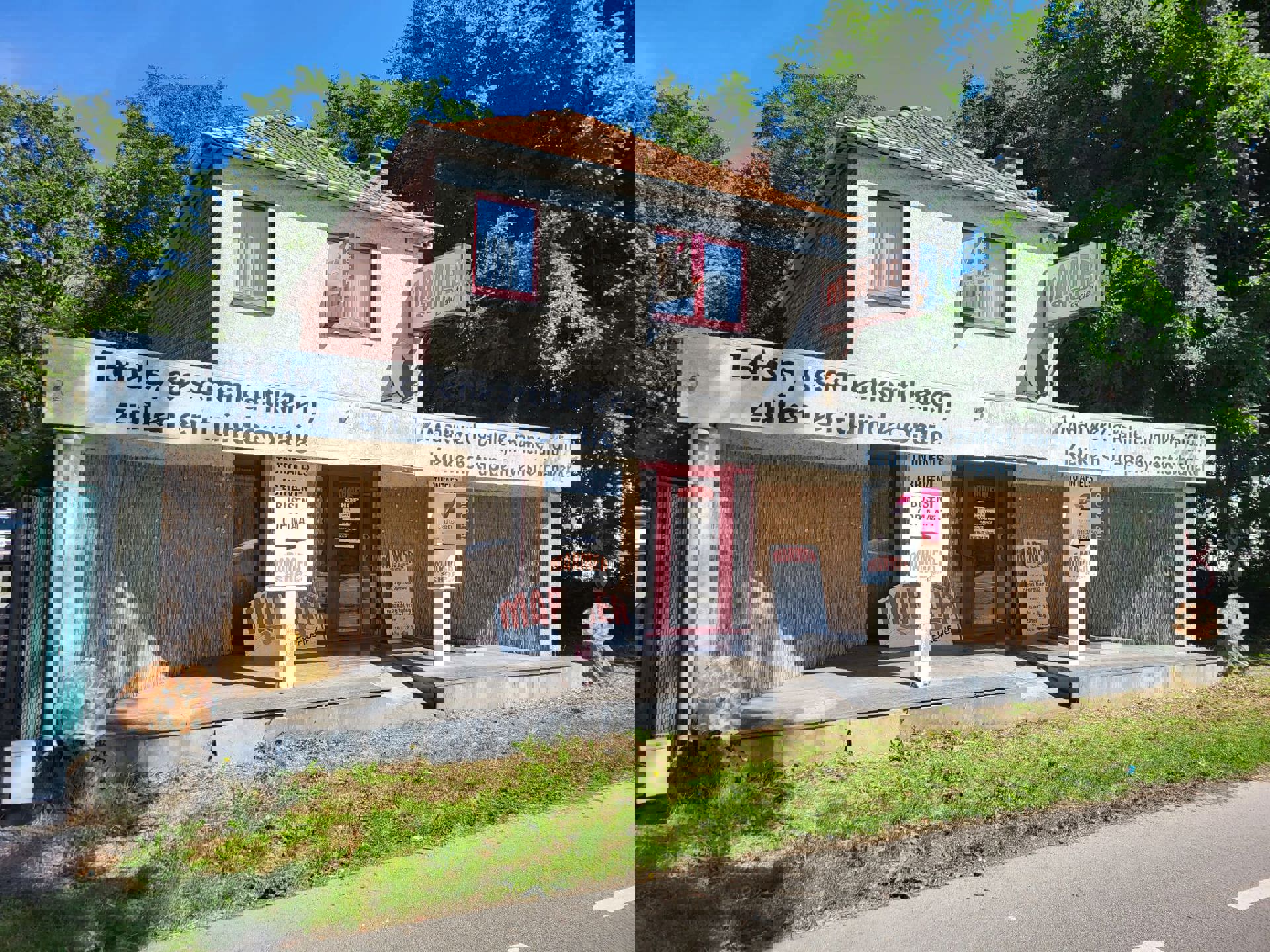 Te koop in Genk: (handels)huis - Hasseltweg 344 foto {{pictureIndex}}