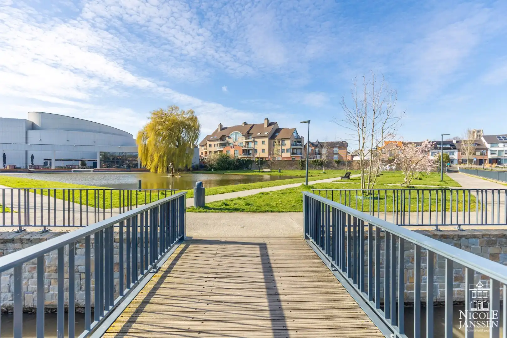 Zeer centraal gelegen en ruim ingedeeld duplex-appartement met mooi terras en garage foto 25