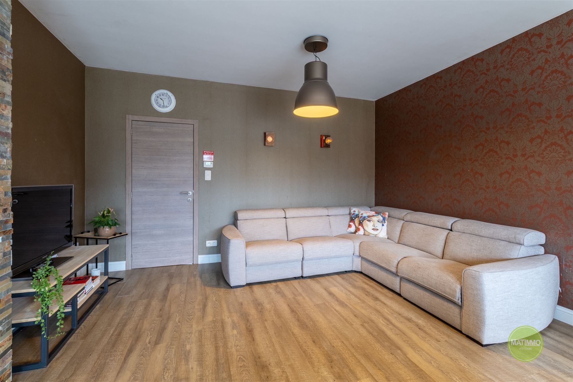 Instapklaar en ruim duplex appartement in Ezaart foto 4