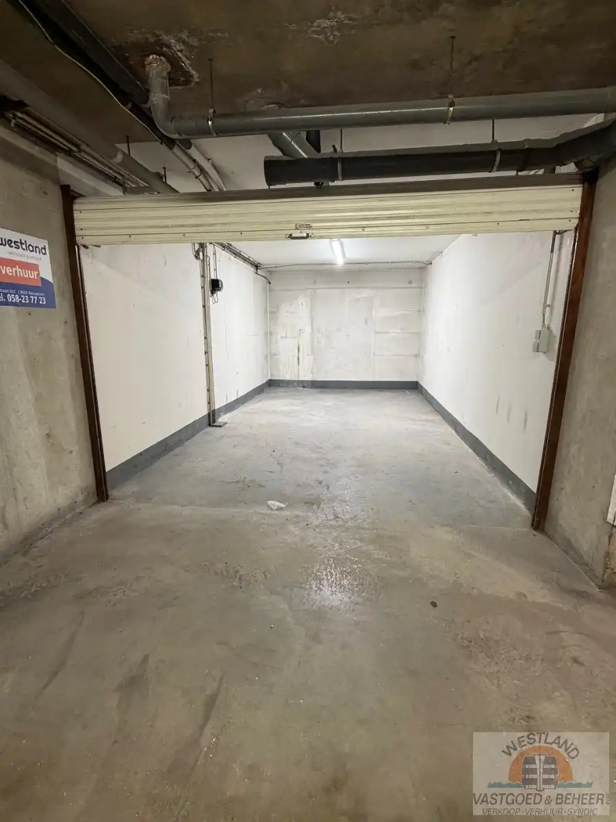 Gesloten garagebox foto 2