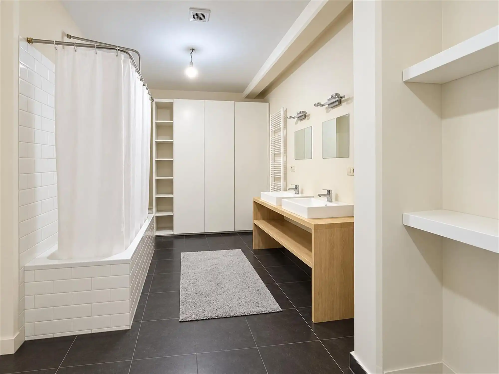 Ruim appartement met twee slaapkamers te Mechelsesteenweg foto 6