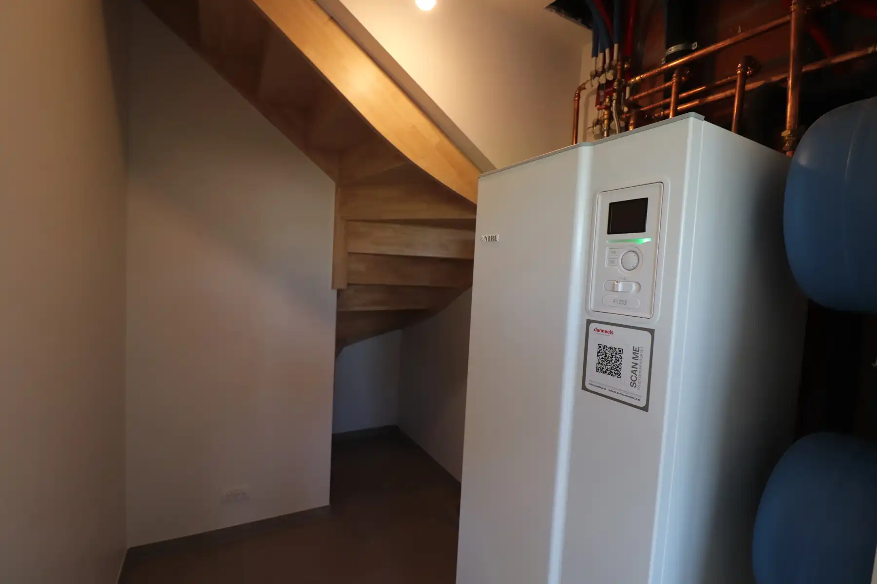 Ruime nieuwbouwwoning (163m² BO) met 3 slaapkamers, terras met tuin en brede carport. foto 5