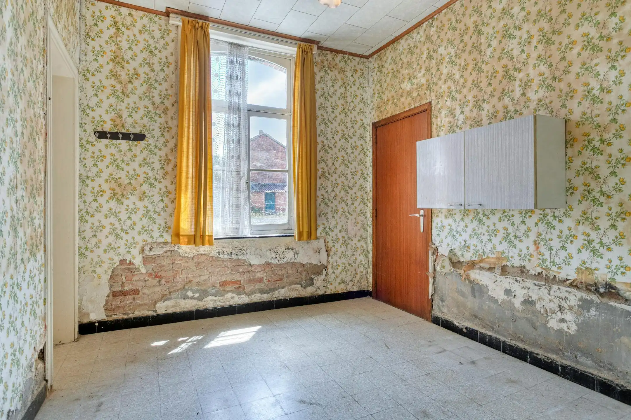 Te renoveren hoeve met landbouwgrond te koop in Wervik!  foto 10