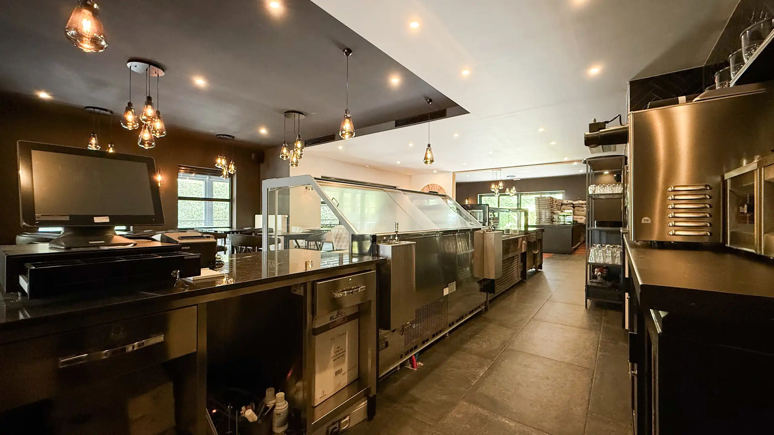 Prachtig handelspand met woonst op toplocatie (40are grond)! foto 14