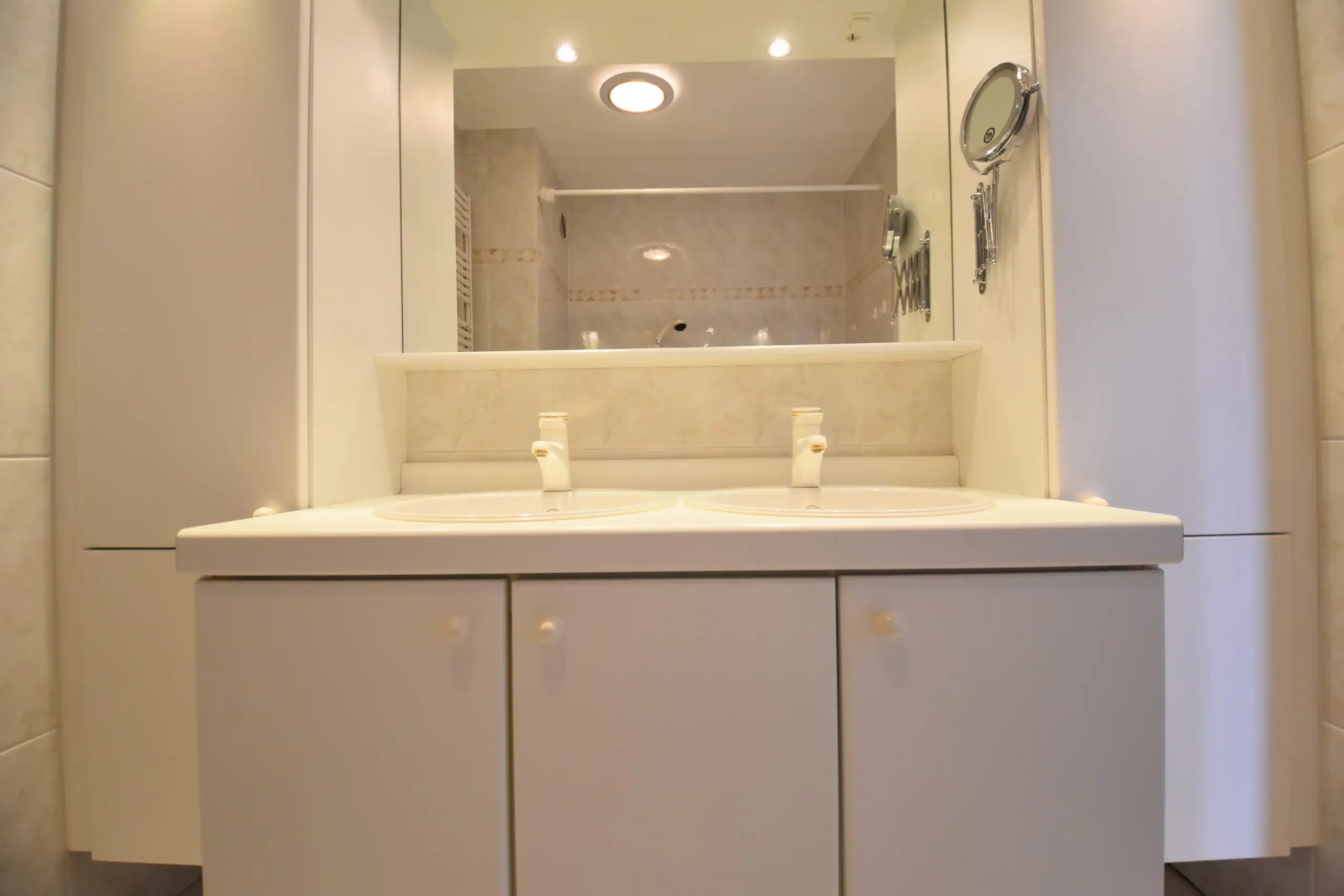 Ruim, lichtrijk en instapklaar appartement met 3 slaapkamers, terras én uitgebreide parkeermogelijkheden foto 15