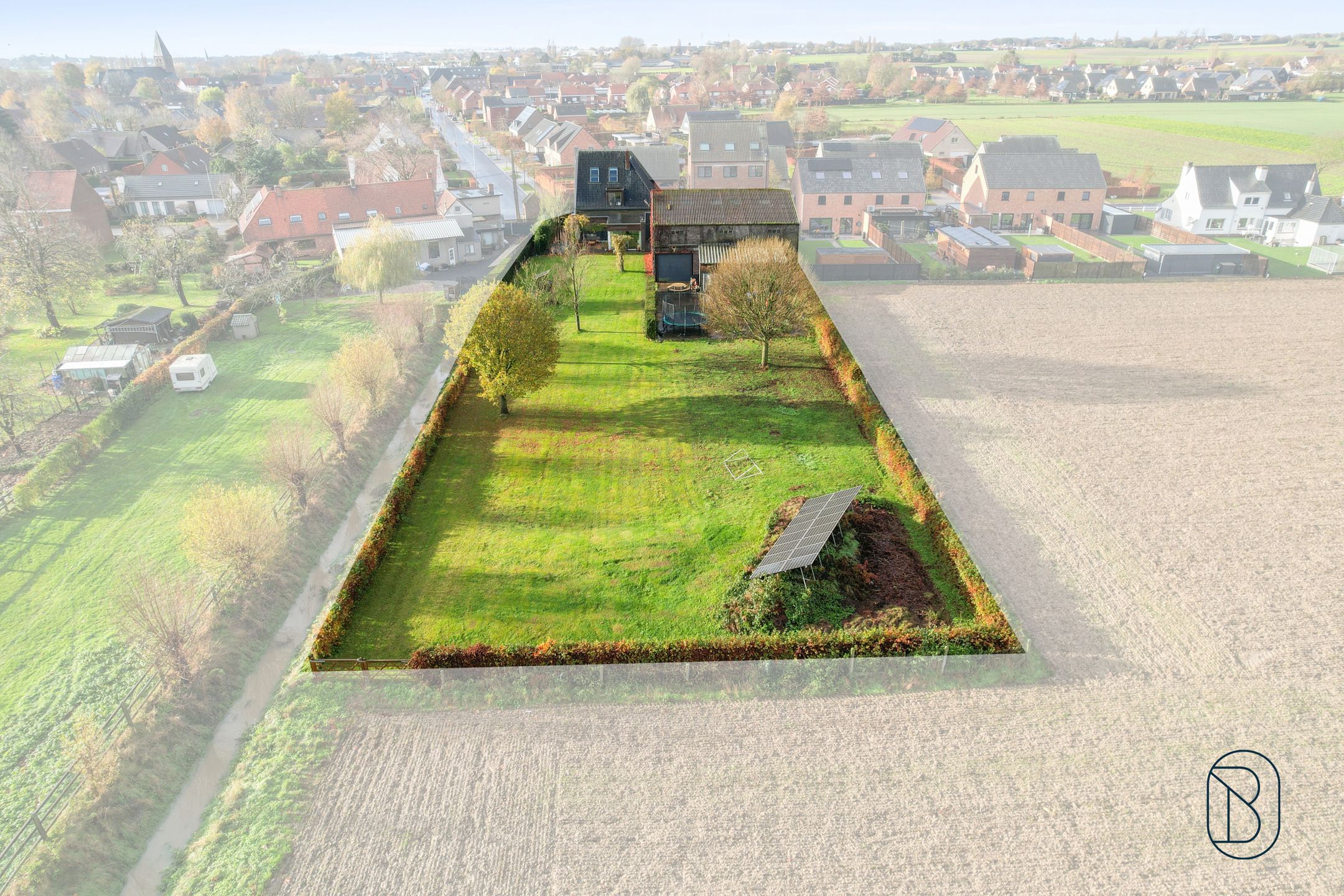 Stijlvolle gerenoveerde woning met loods in Zwevegem foto 7