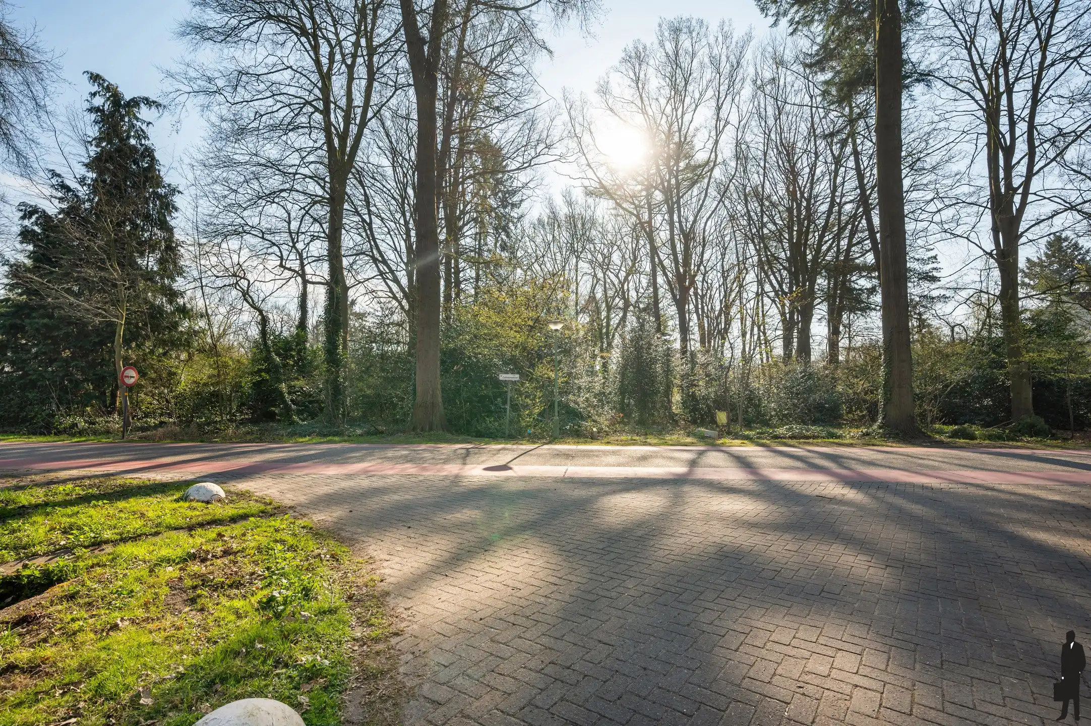 Gunstig gelegen bouwperceel van ca. 3.105m² met zuid-oost oriëntatie foto {{pictureIndex}}
