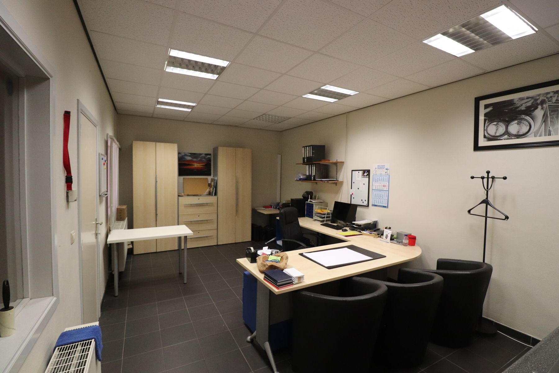 Een bedrijfshal van 270m² in bedrijvencentrum Merksplas. foto 7