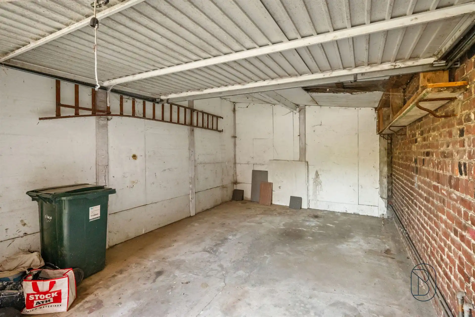 Te renoveren woning met 3 slk, garage en tuin! foto 26