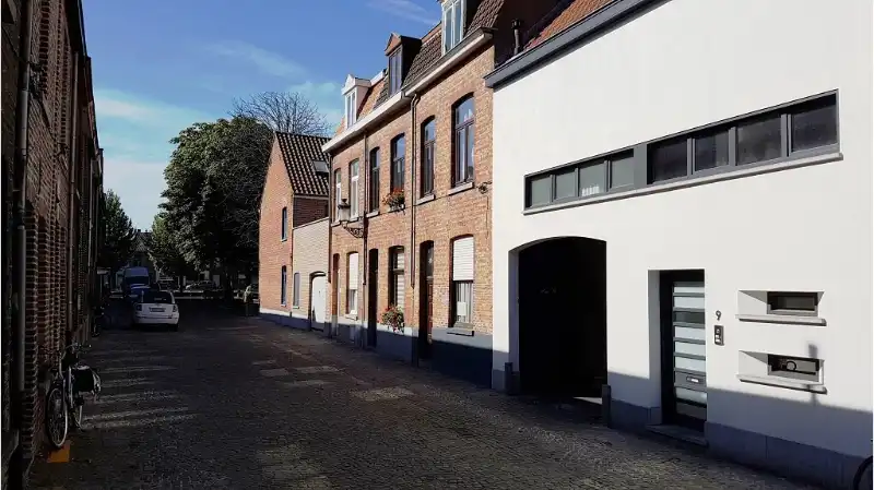 Garagebox te huur in de Moerkerkestraat in Brugge foto 4