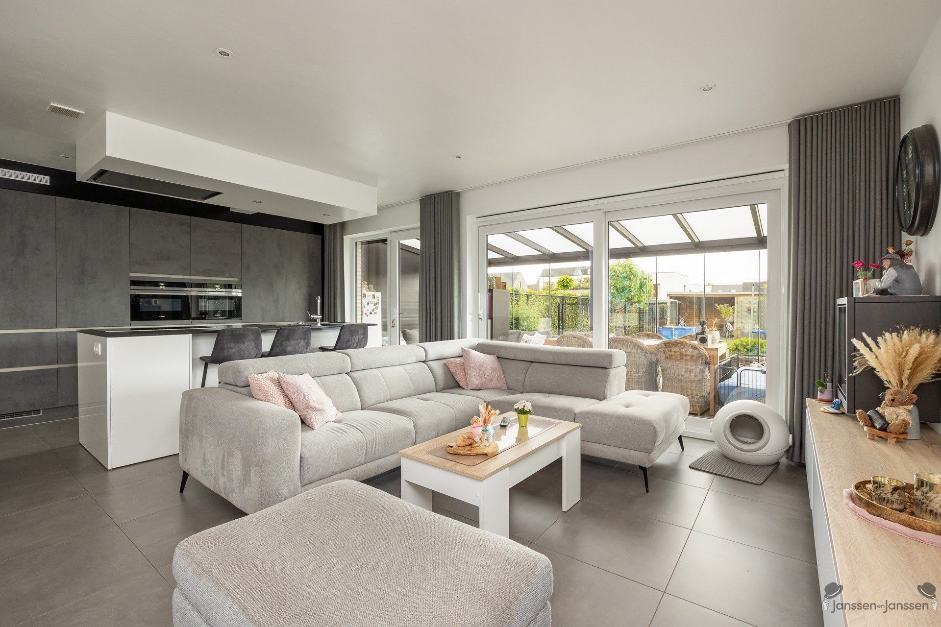 Instapklare gezinswoning met alle comfort en tuin foto 3