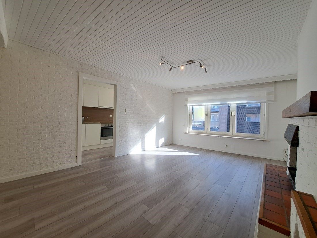 Knap gerenoveerd appartement te Genk centrum foto 5