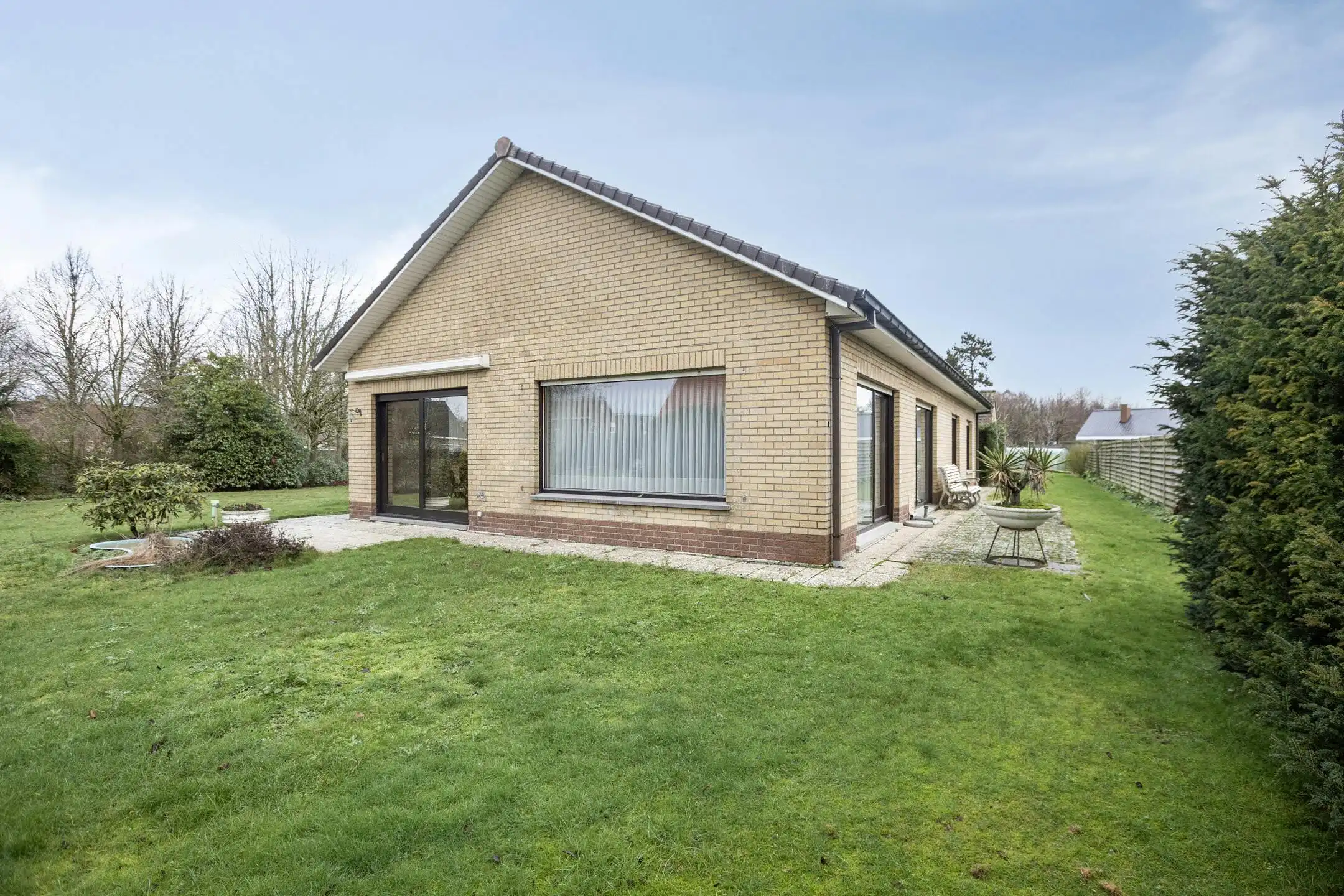 Gelijkvloerse villa op een perceel van maar liefst 2 342m² foto 19