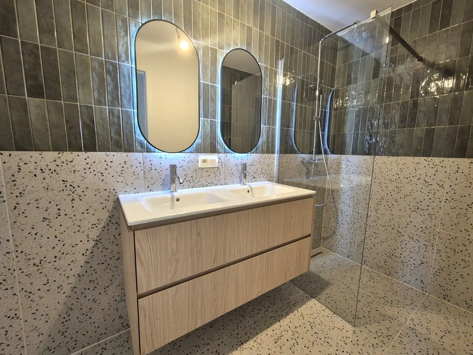 Nieuwbouw beste technieken én afwerking (ingebouwde kasten)! foto 12