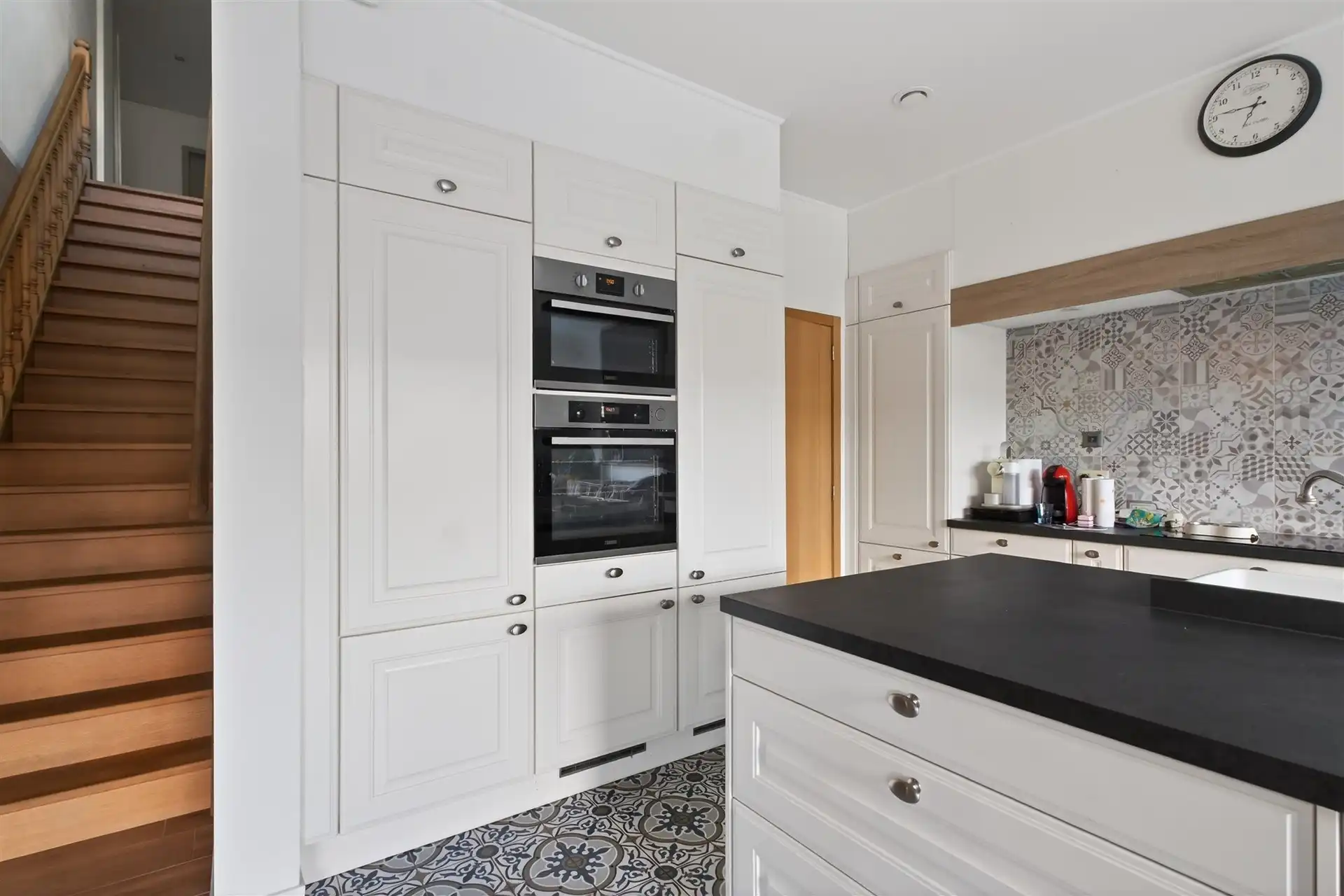 Recente handelszaak met heel ruime woonst op absolute topligging te Overmere. foto 15