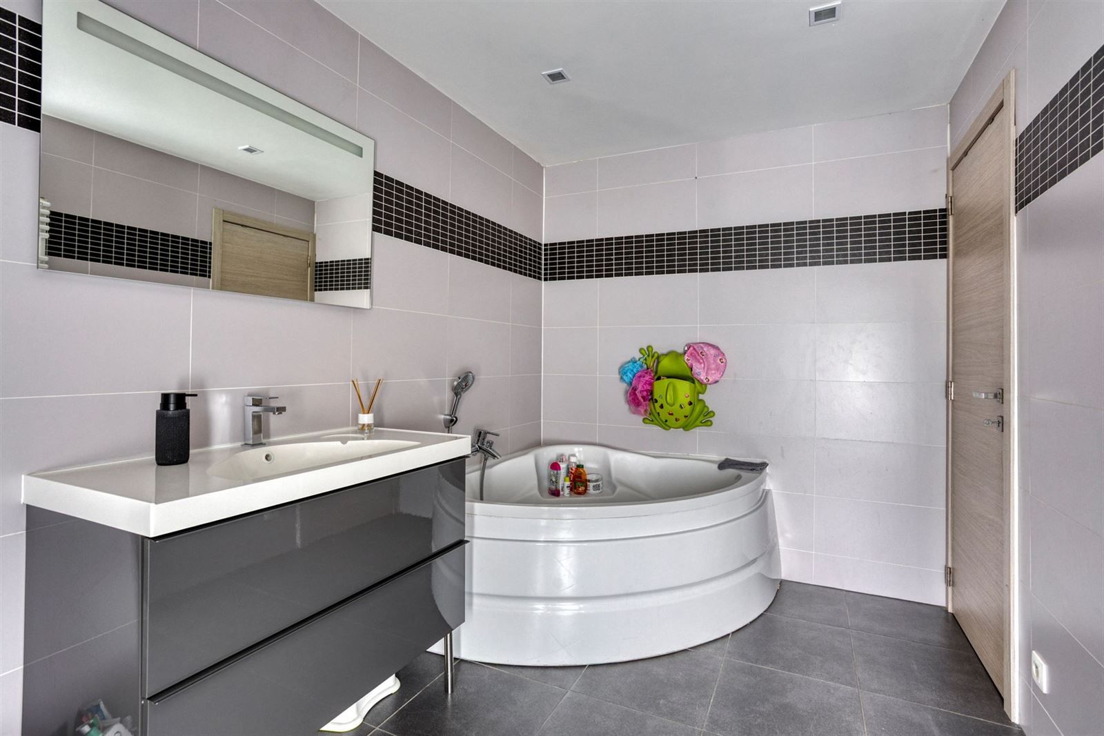 Woning te koop met 4 slaapkamers foto 15