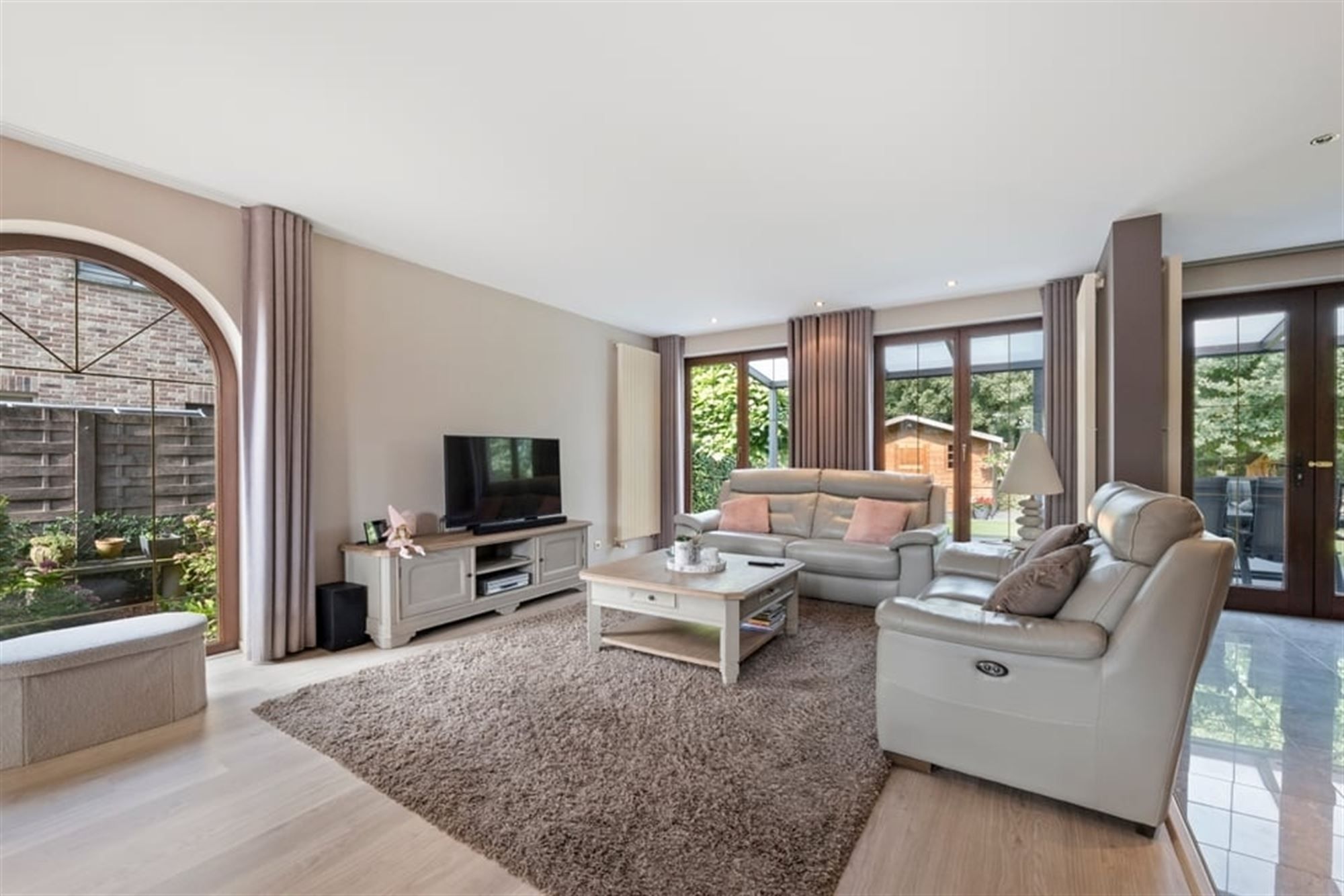 INSTAPKLARE OPEN BEBOUWING MET CHARME, ENERGIEZUINIGHEID EN RUIMTE foto 9