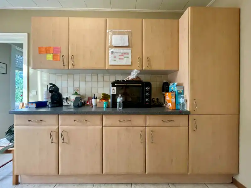 GELIJKVLOERS APPARTEMENT MET TWEE SLAAPKAMERS, TUIN EN GARAGE TE HUUR foto 6