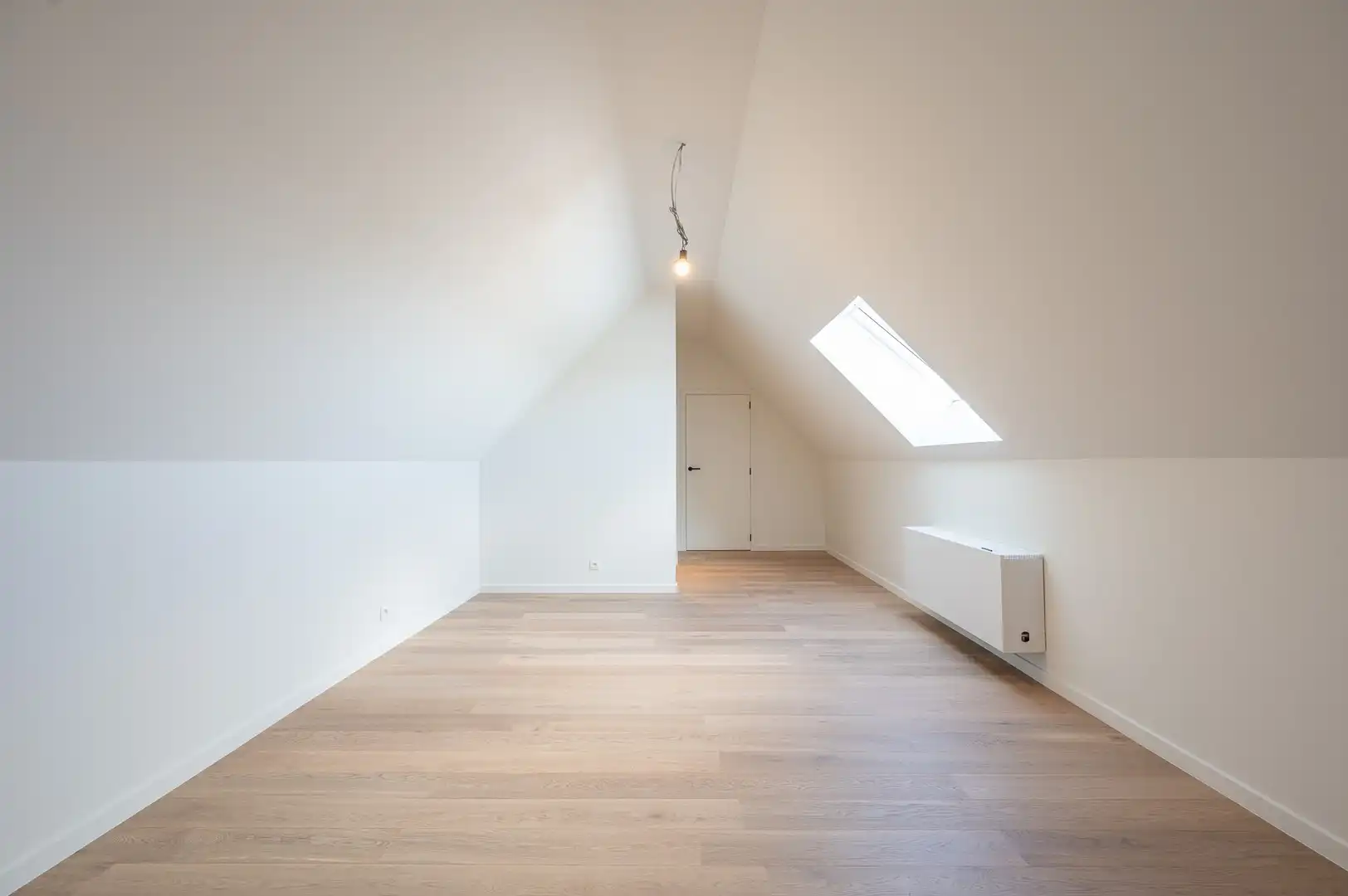 Prachtige nieuwbouw villa met 5 slaapkamers gelegen in een rustige residentiële omgeving vlakbij het centrum. foto 19