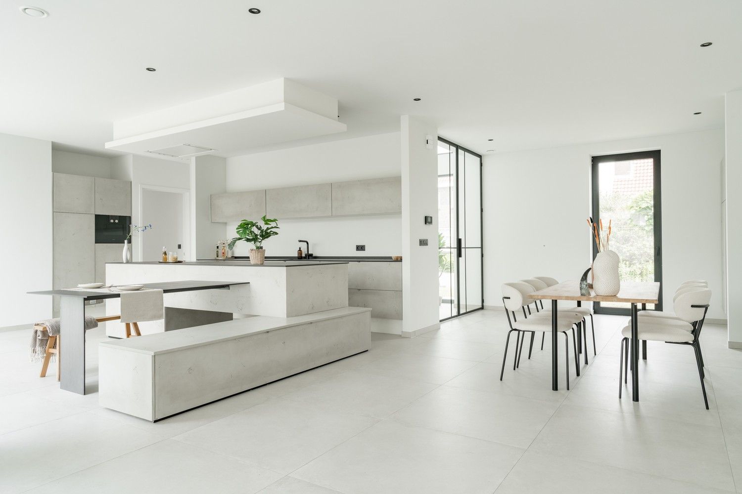 Prachtige luxueuze villa met enorme raampartijen foto 15