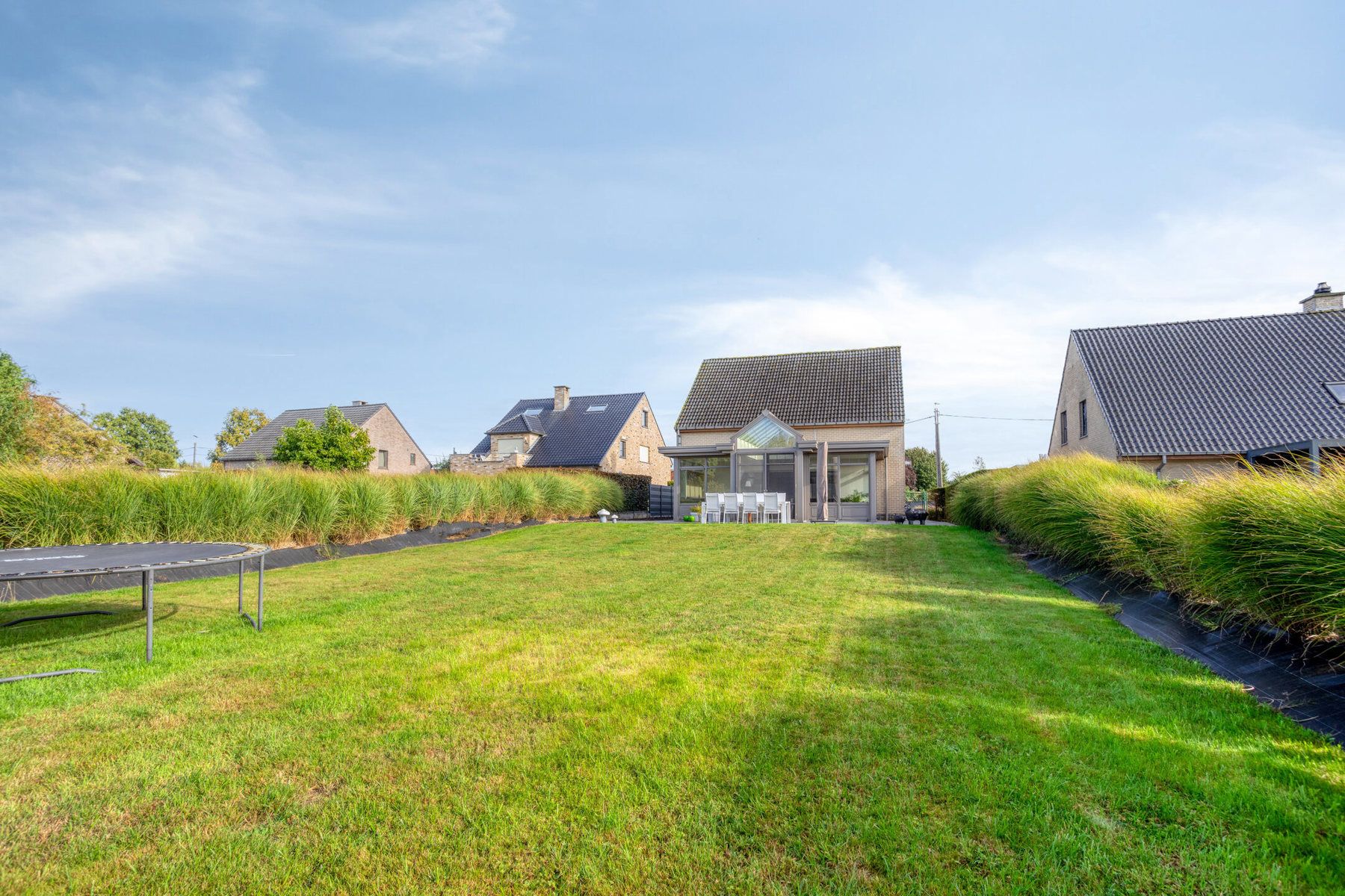 Landelijk gelegen ruime villa op 11a foto 24