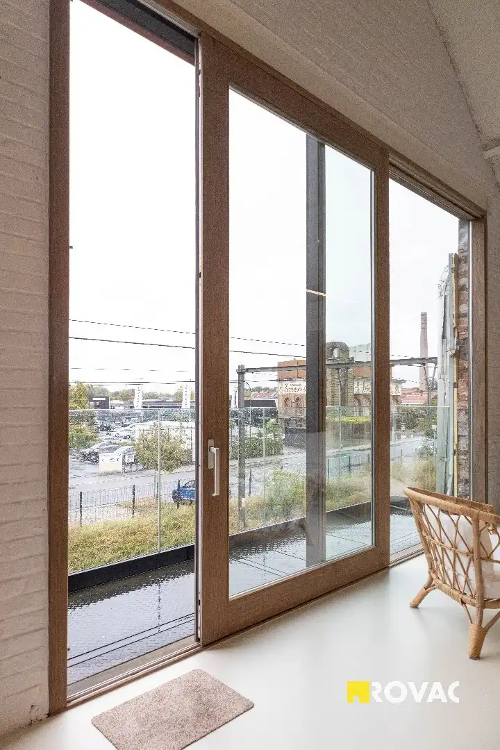 Stijlvolle en instapklare kantoorruimte met binnentuin in centrum Izegem! foto 6