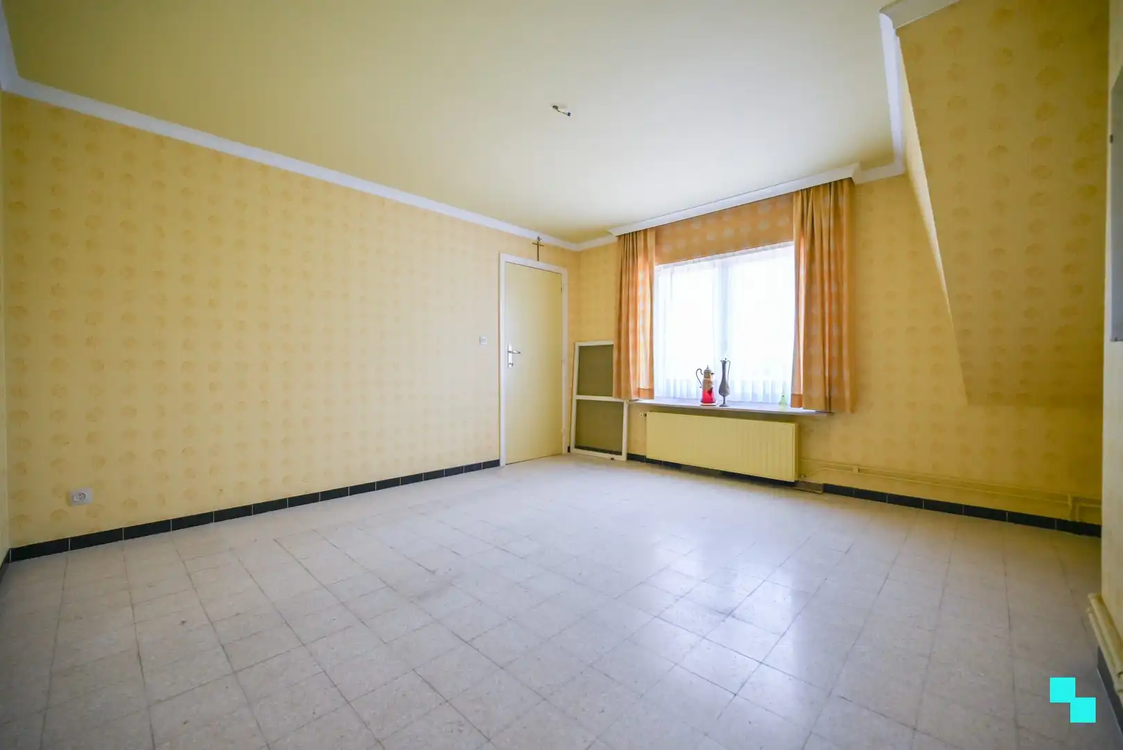 Zeer ruime te renoveren woning met vijf slaapkamers te Bosmolens foto 25