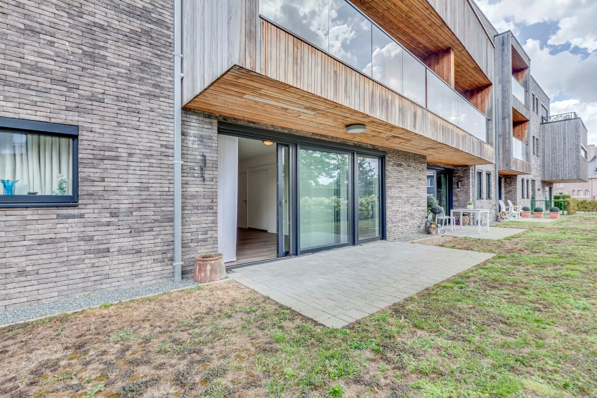Erkende assistentiewoning met garagebox in een uiterst charmante omgeving foto 12