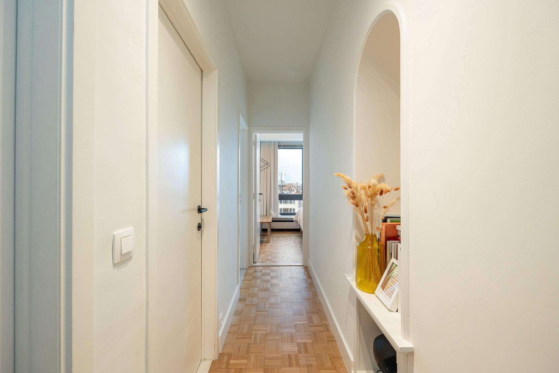 ANTWERPEN-ZUID - Ruim hoekappartement op het Zuid foto 6