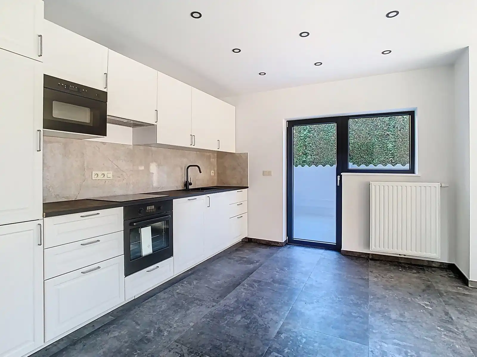 Stijlvol gerenoveerde woning (EPC A), instapklaar! foto 7