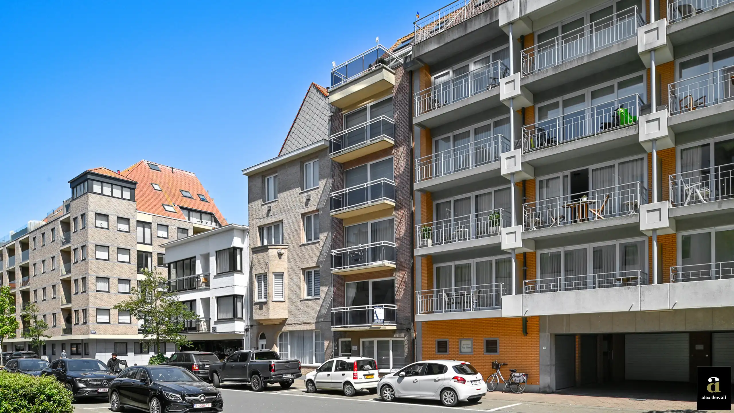 Prachtig afgewerkt duplexappartement met terras en zijdelings zeezicht. foto 25