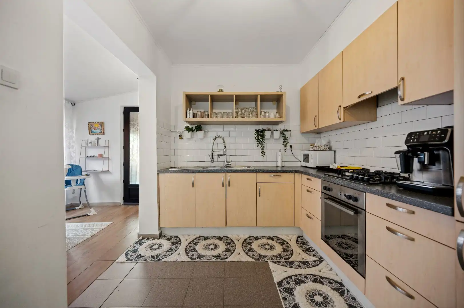 Instapklare gezinswoning met 4 slpks en ruime zuidwestgerichte tuin foto 11