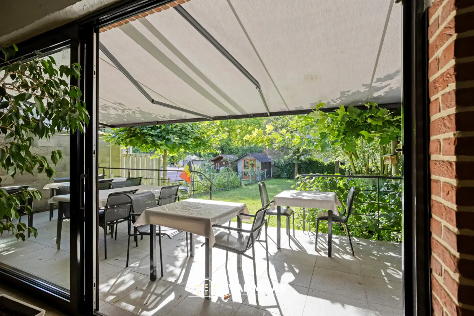 Ruime en verzorgde handelswoning met terras en tuin...  foto 16