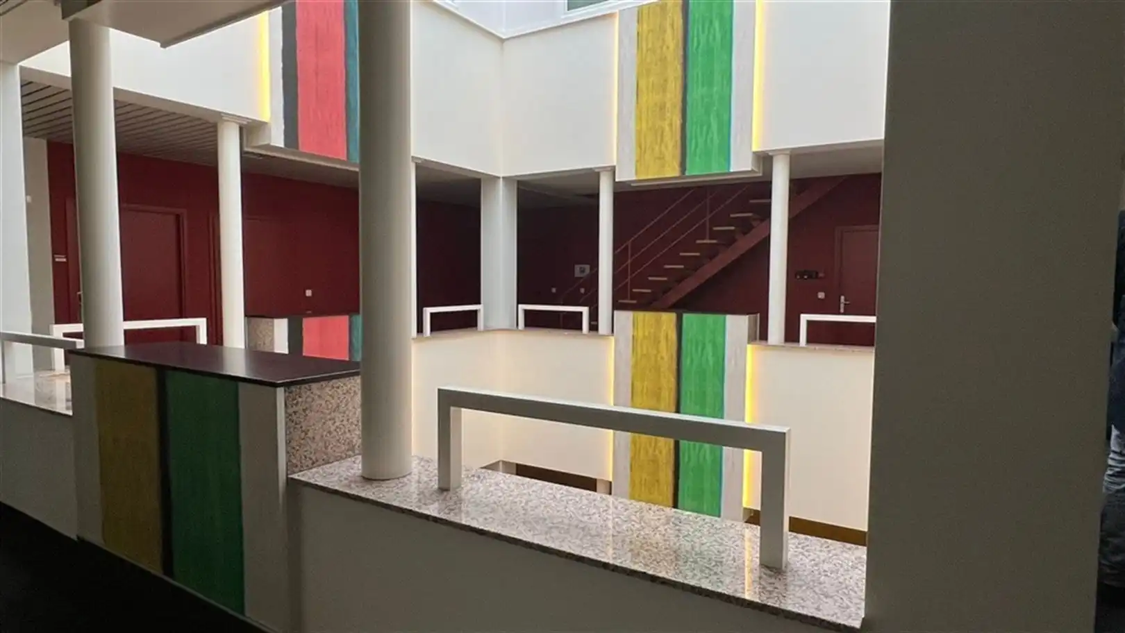 Gelegen aan het klaverblad (E40/E17) foto 5