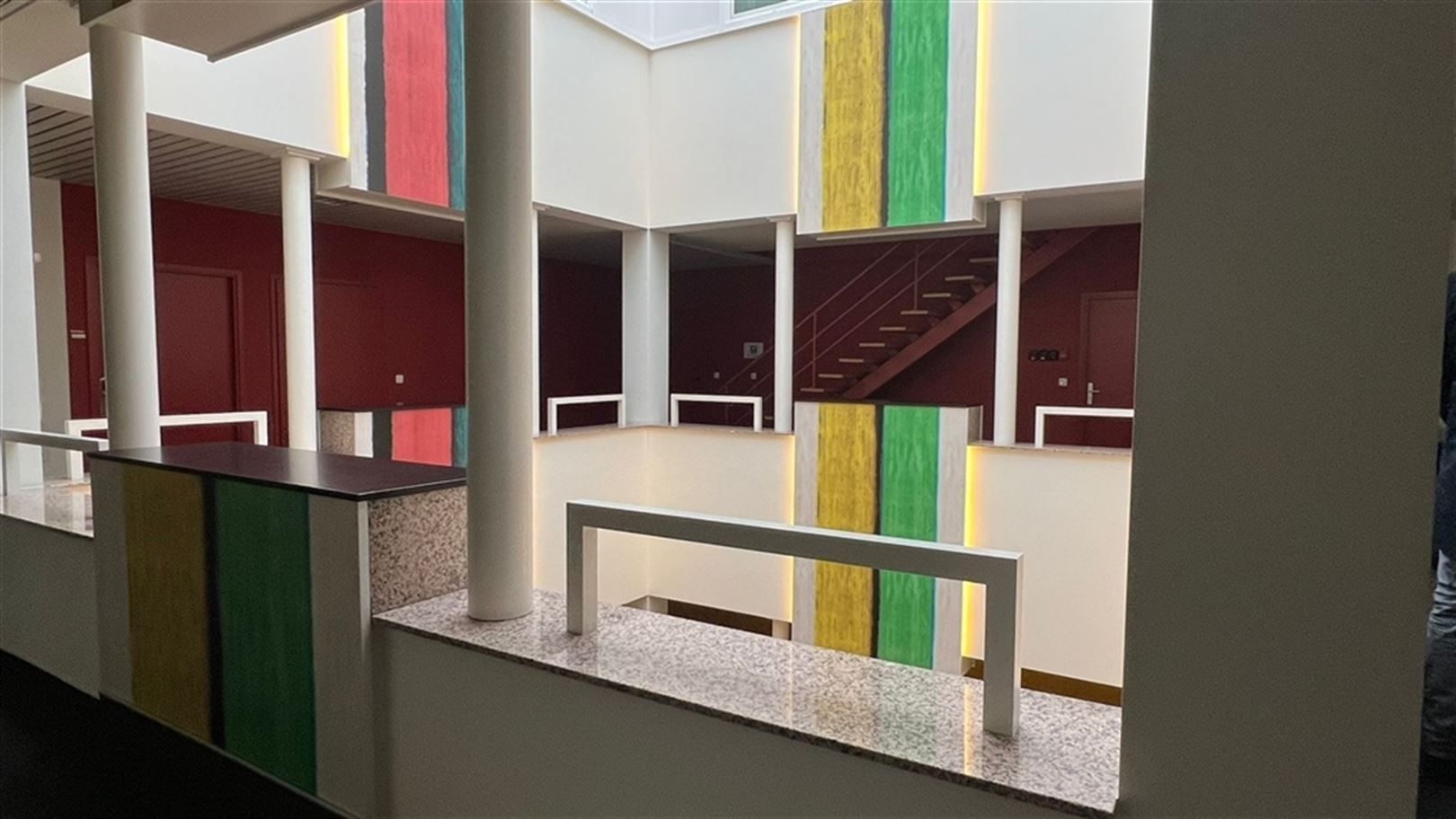 Gelegen aan het klaverblad (E40/E17) foto 5