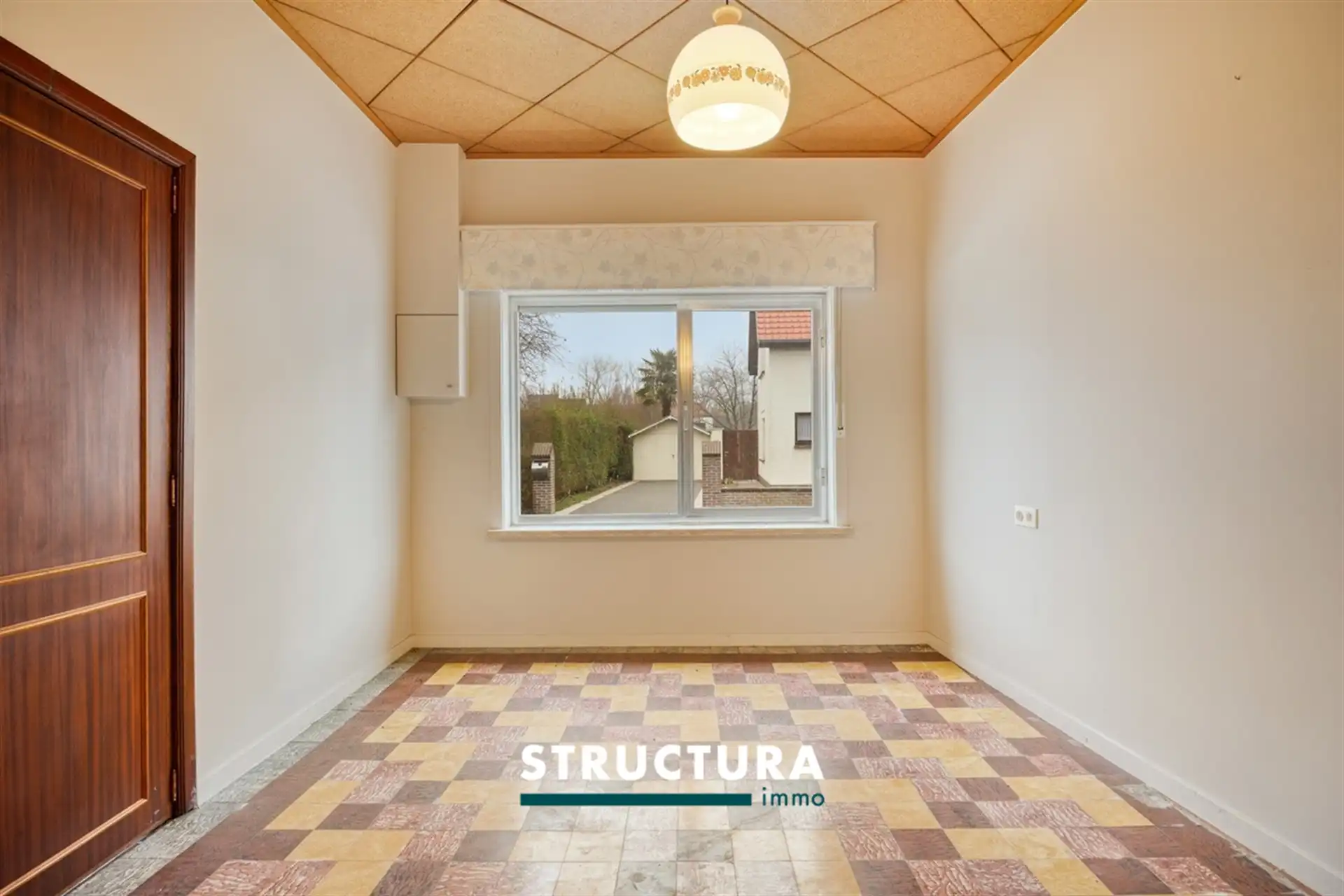 Te renoveren woning met prachtige tuin foto 4