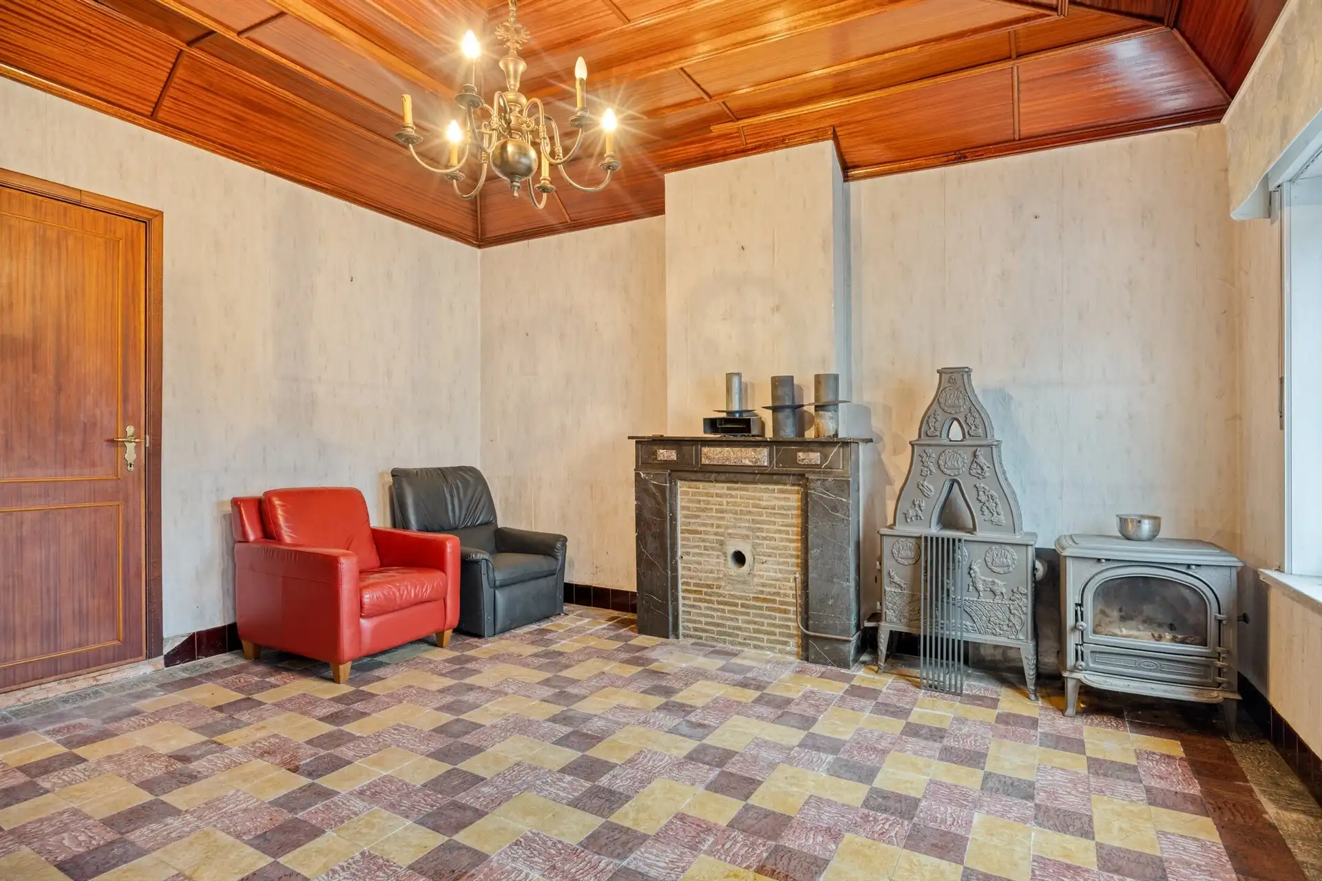 Te renoveren woning met prachtige tuin foto 4