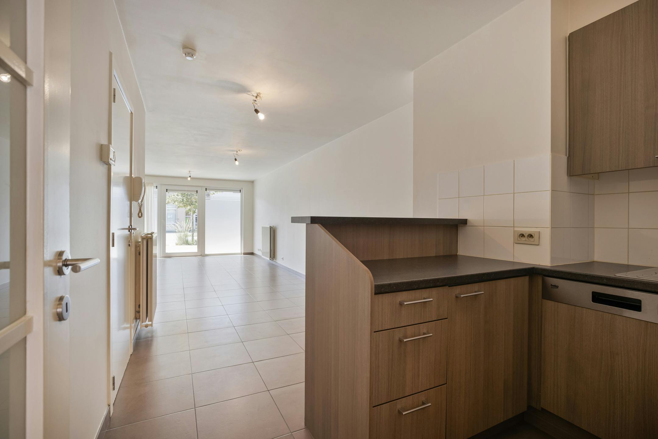 Instapklaar appartement met terras en ruime garage in Koksijde foto 4