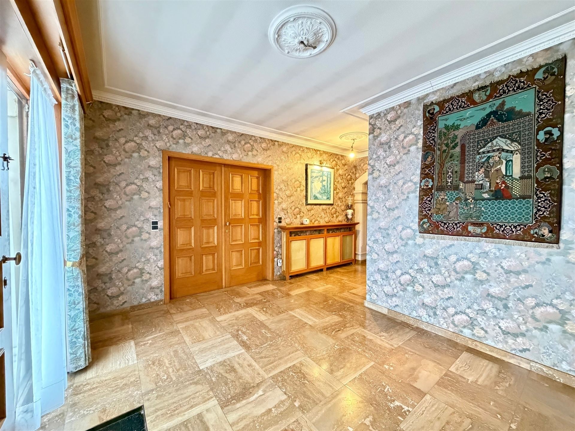 Zeer ruime villa (483 m²) op 16a48ca in Dilsen-Stokkem, goed onderhouden en vol potentieel om te transformeren tot uw hedendaagse droomwoning. foto 5