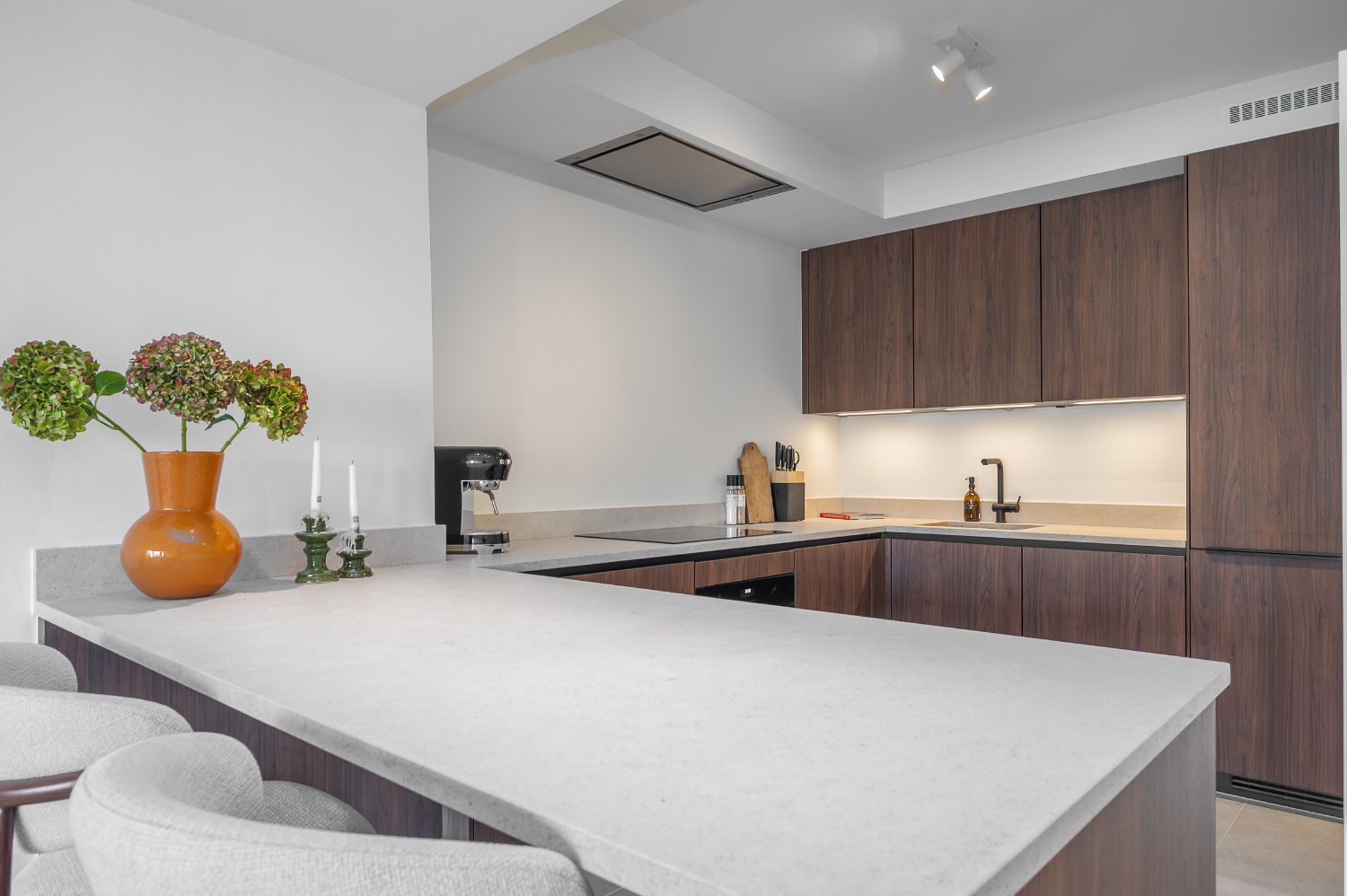 Gerenoveerd appartement met open zicht! foto 6