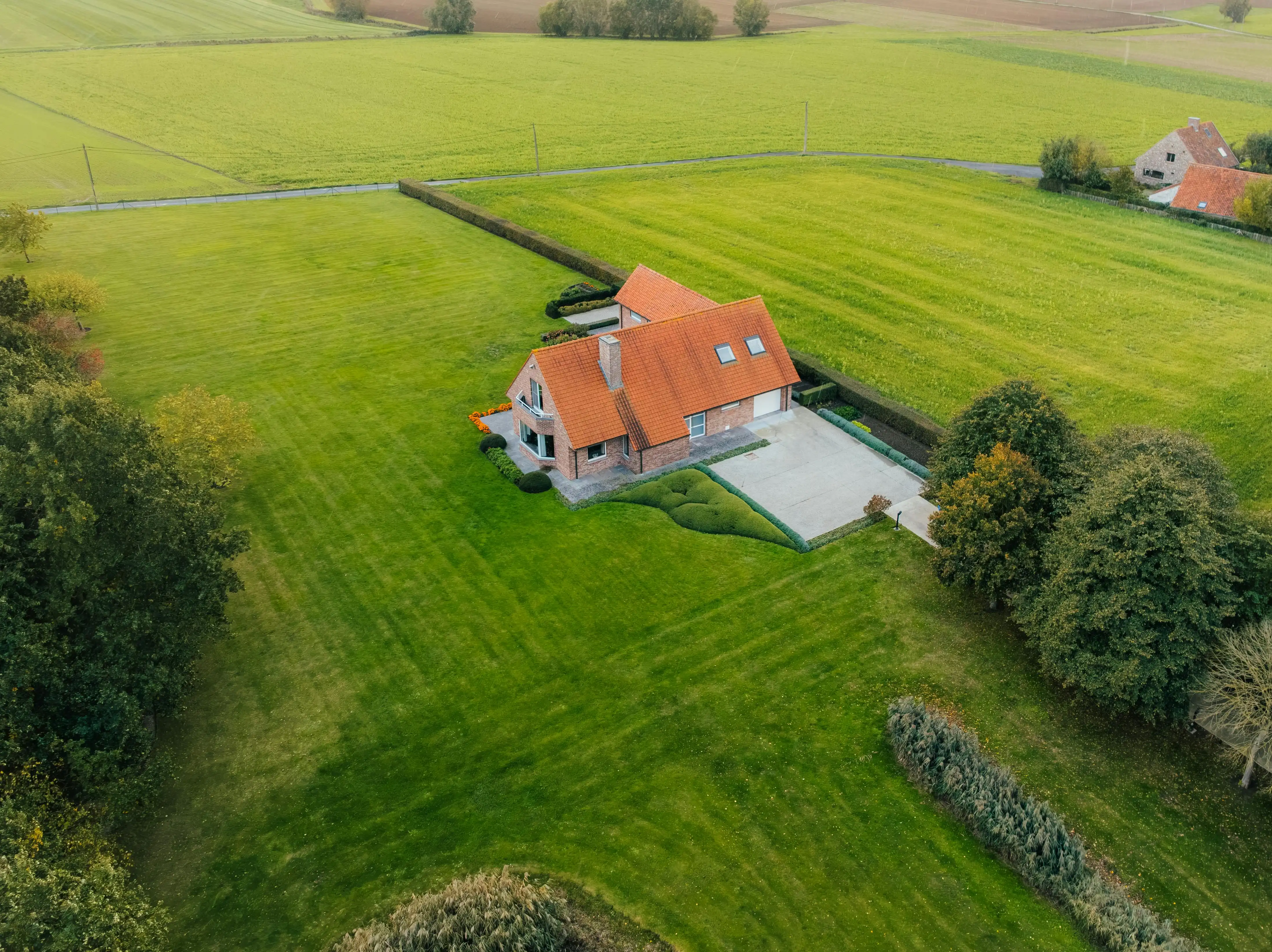 Unieke villa op 2,1 ha met 360°-uitzicht en eigen bos foto 10