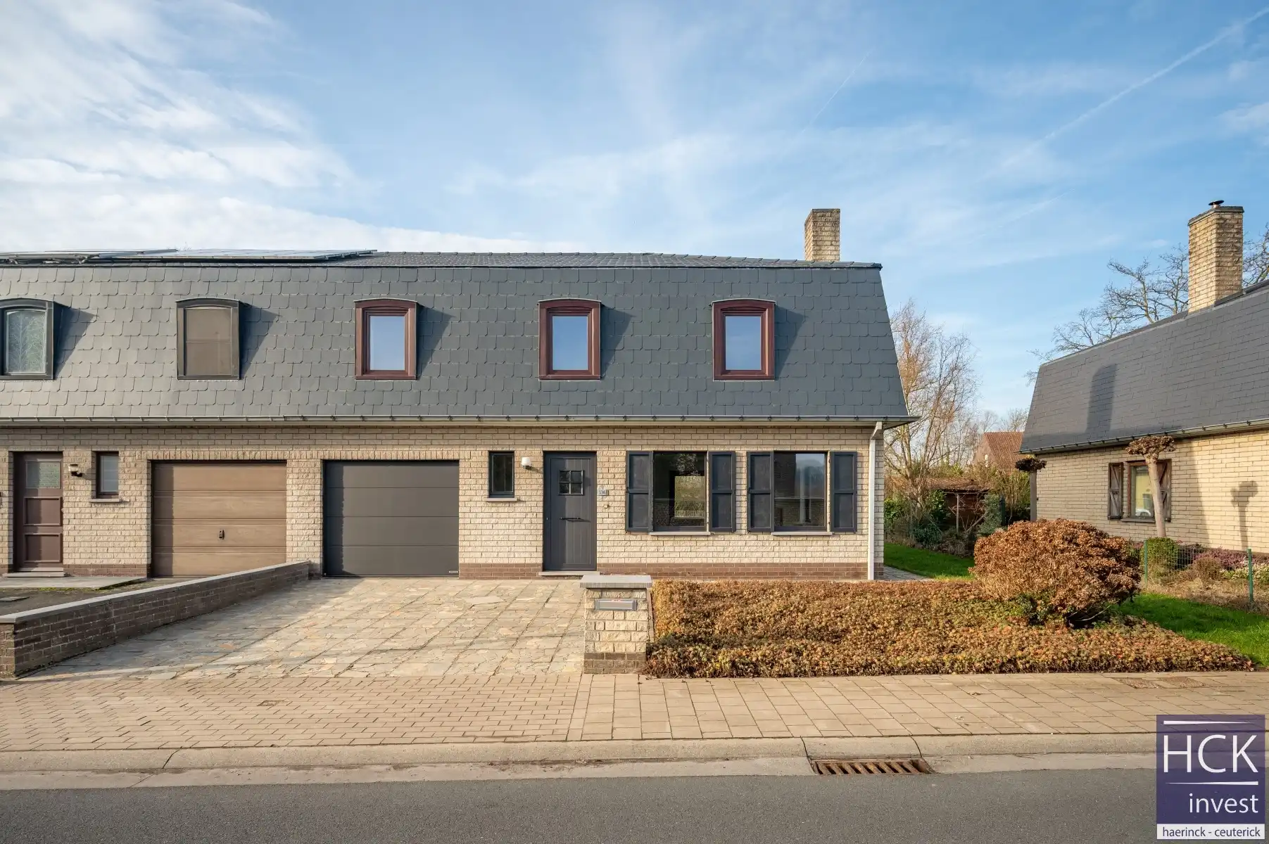 OUDENAARDE - Gerenoveerde woning met 3 SLPK aan de voet van de Koppenberg foto {{pictureIndex}}