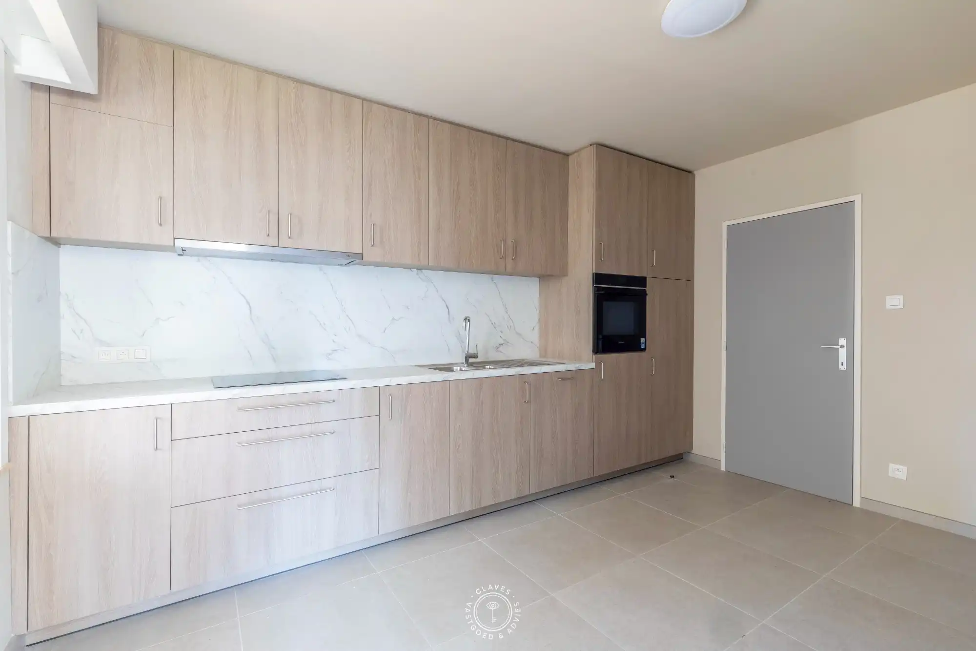 Ruim gelijkvloers appartement van 134 m² met tuin en garagebox foto 5